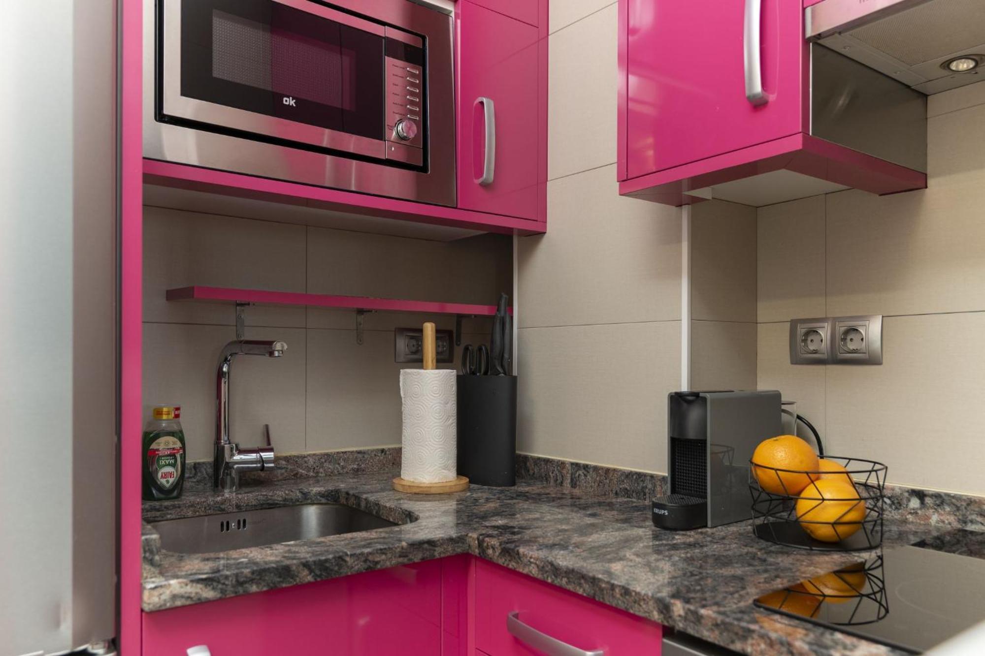 Apartamento Cozy Overlooking Pedro Zerolo Square *